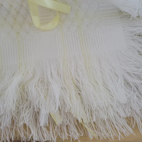 Saks Fifth Ave fringed knit infant blanket - Picture 7 of 9